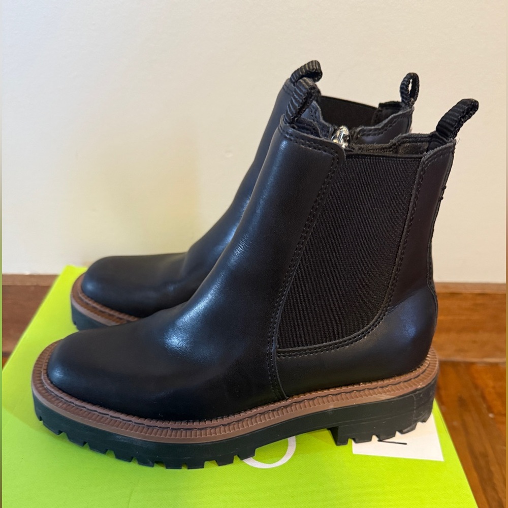 EUC Sam Edelman Girl’s Laguna Chelsea Boot, Black Leather, Size 2